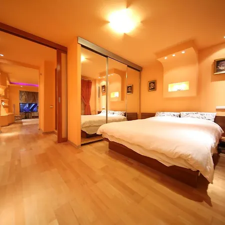 Decebal Luxurry Apartment *